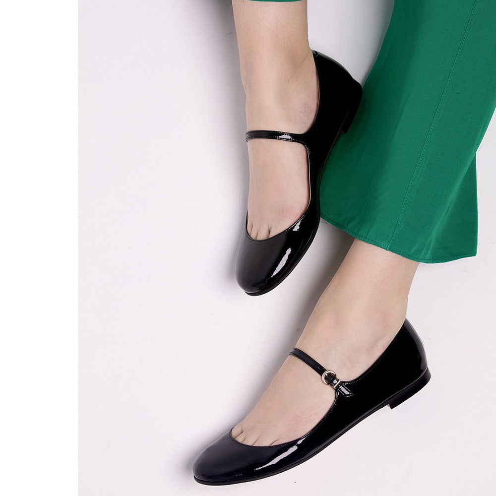 Wrist Strap Low Cut Round Head Women's Pumps - Hiccupzz