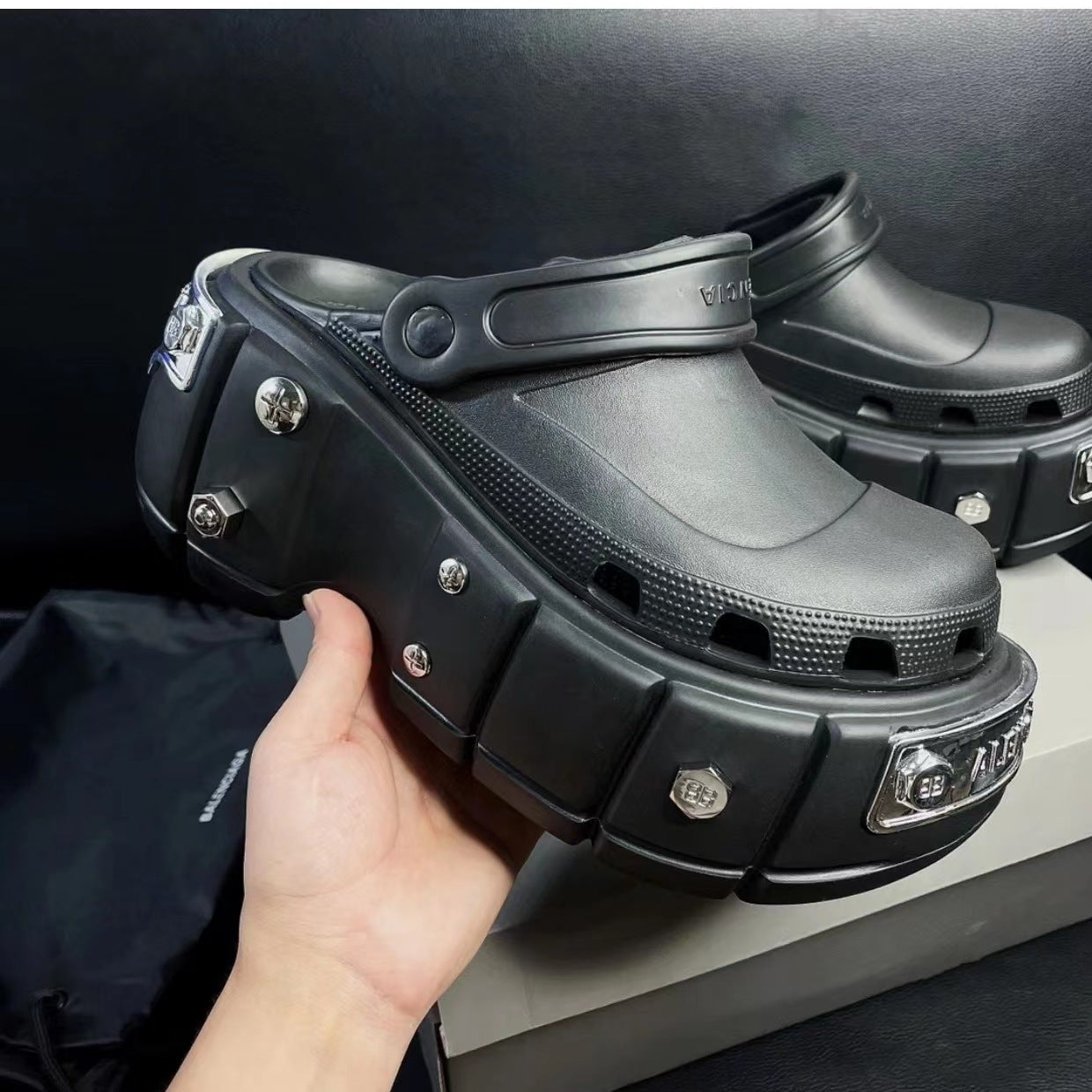 Ins Closed Toe Hole Shoes Platform Height Increasing Sandals - Hiccupzz