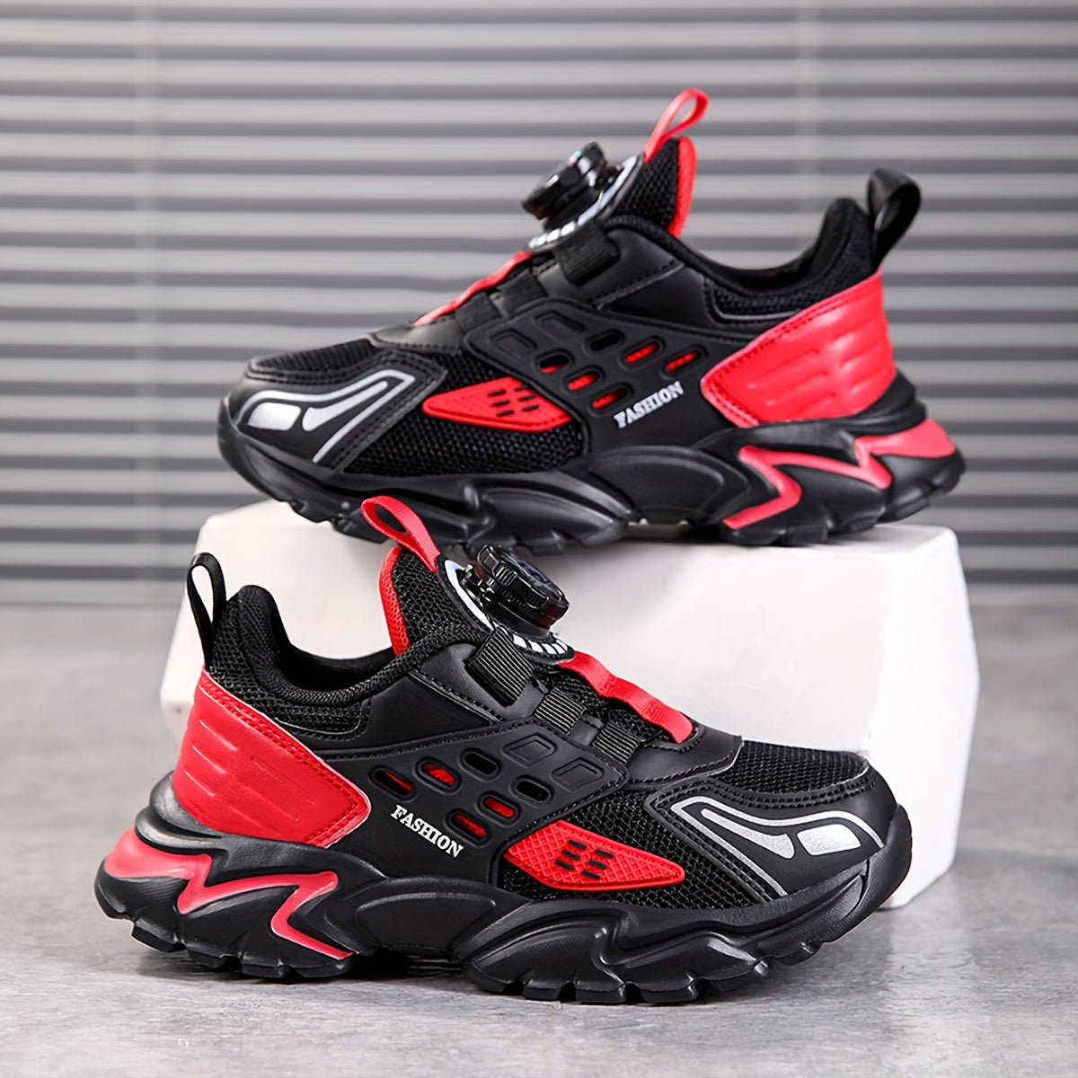Boys' Casual Low-Top Running Shoes with Rotating Button, Comfy Non-Slip Sneakers for Outdoor Activities. - Hiccupzz