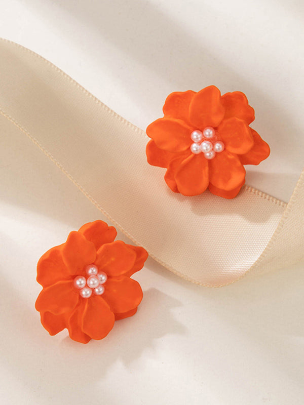Simple and versatile exaggerated camellia three-dimensional white flower pearl earrings - Hiccupzz