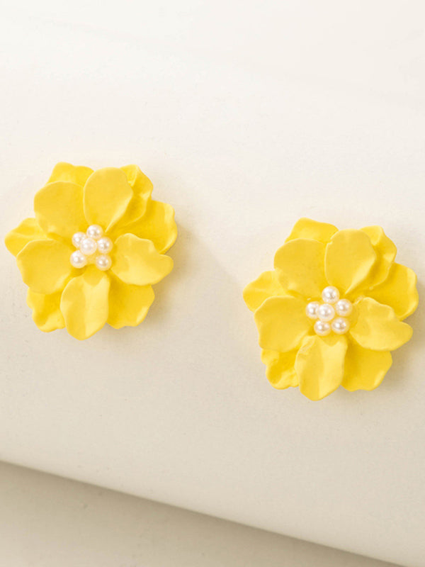 Simple and versatile exaggerated camellia three-dimensional white flower pearl earrings - Hiccupzz