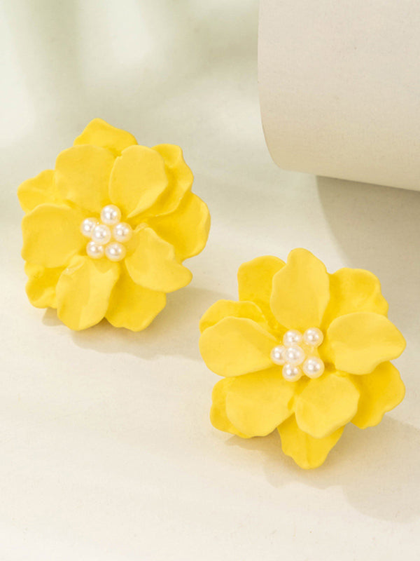 Simple and versatile exaggerated camellia three-dimensional white flower pearl earrings - Hiccupzz