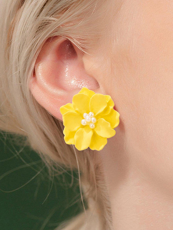 Simple and versatile exaggerated camellia three-dimensional white flower pearl earrings - Hiccupzz