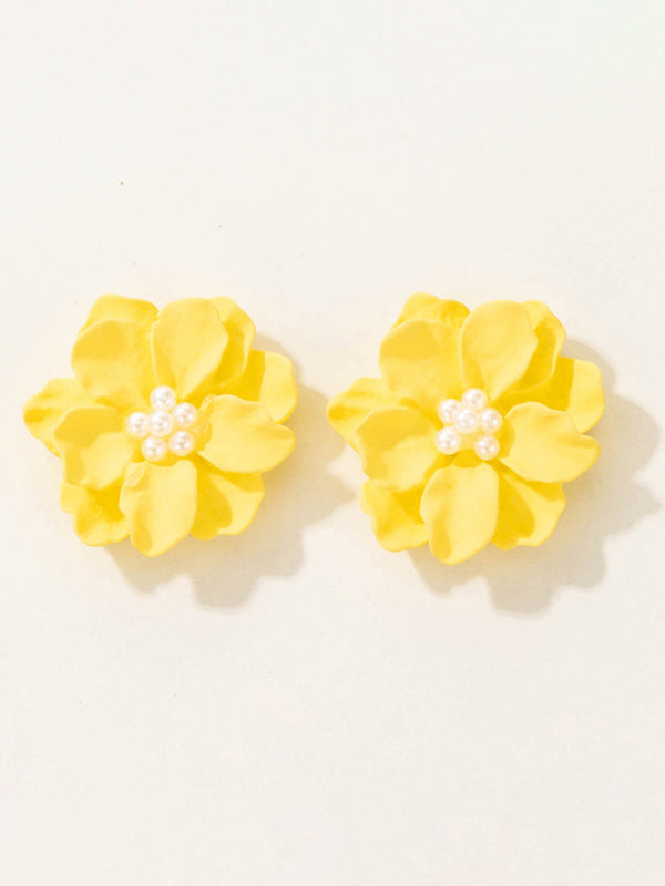 Simple and versatile exaggerated camellia three-dimensional white flower pearl earrings - Hiccupzz