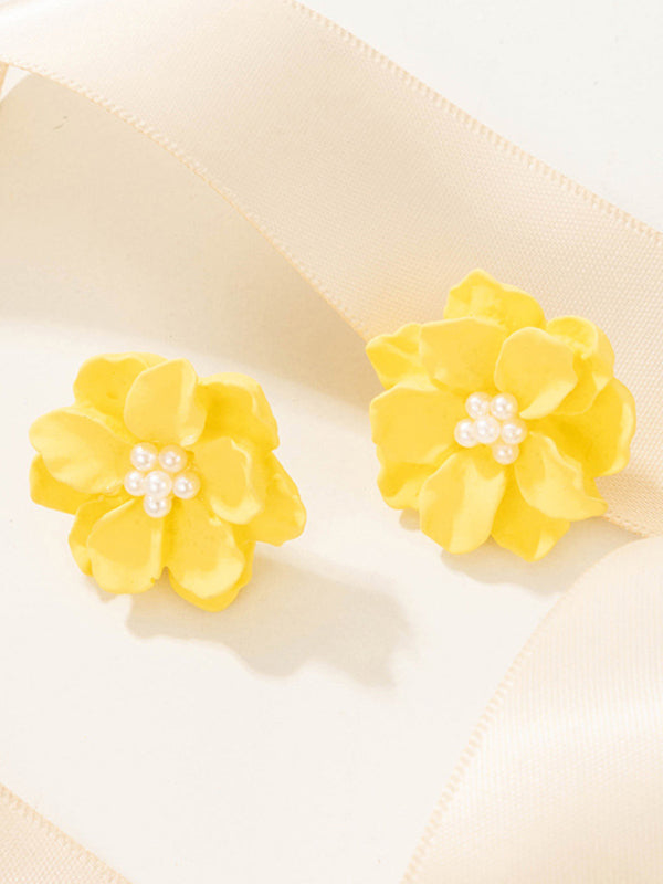 Simple and versatile exaggerated camellia three-dimensional white flower pearl earrings - Hiccupzz