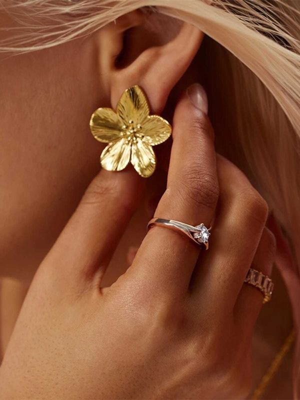 New stainless steel design matte flower earrings - Hiccupzz