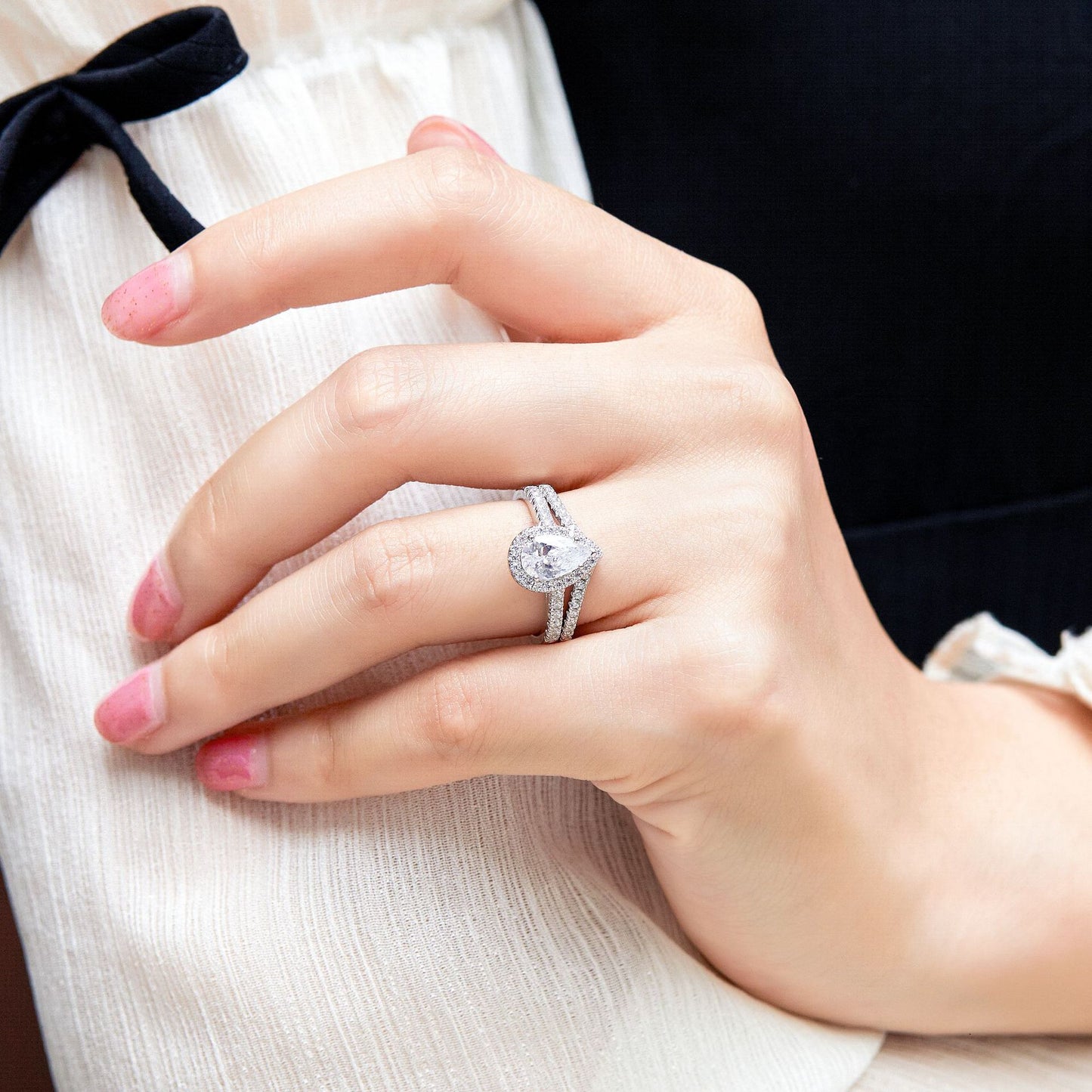 Zircon Set Ring V-shaped Row Ring Simulation Diamond - Hiccupzz