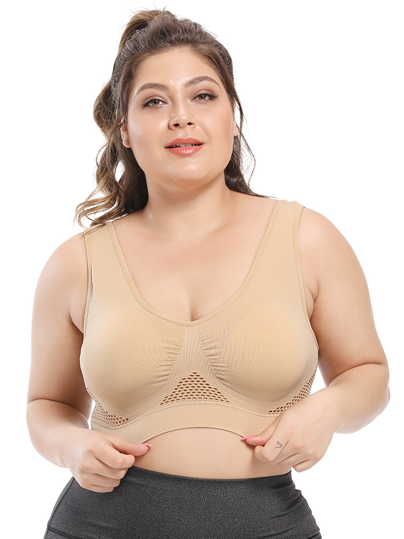 Breathable Plus Size Sports Bra with Pads - High Stretch and Seamless for Women