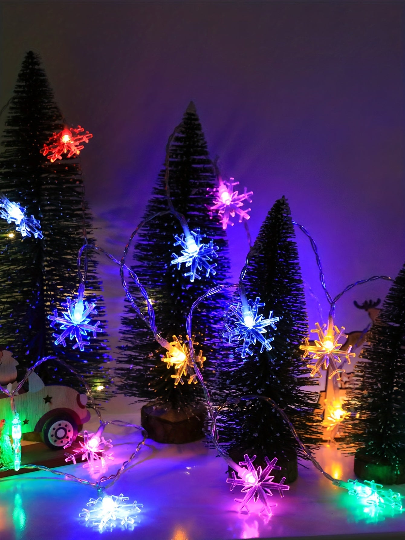 Charming Snowflake LED String Lights - Battery Operated, Versatile Fairy Lights