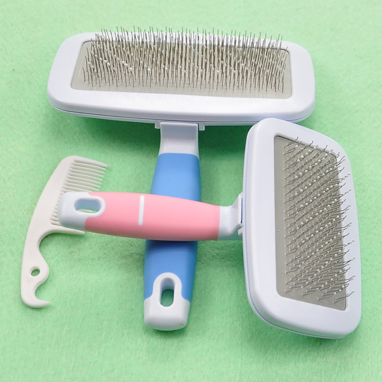 Keep Your Dog's Coat Clean and Tangle-Free with Our Pet Cleaning and Hair Removal Combs