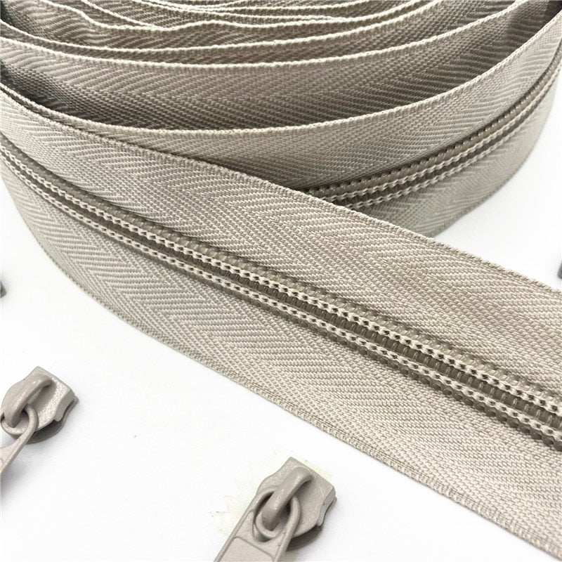 5 Meters (5.4 Yard ) 5 # (20 Colors) Long Nylon Coil Zipper  with 10pcs Zipper Slider for DIY Sewing Clothing Accessories