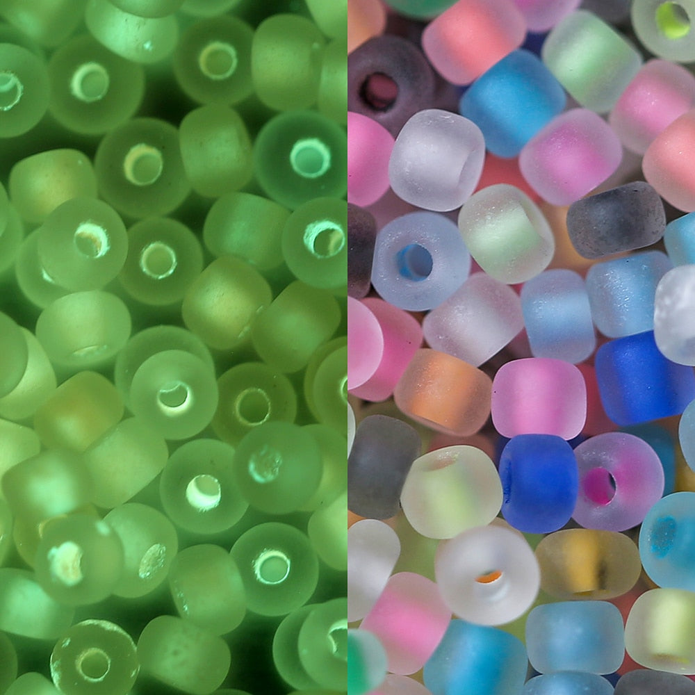 600pcs 3mm Luminous Glass Seed Beads Glow In The Dark  for DIY Jewelry Marking