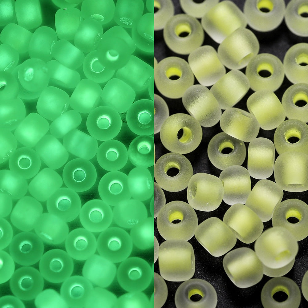 600pcs 3mm Luminous Glass Seed Beads Glow In The Dark  for DIY Jewelry Marking