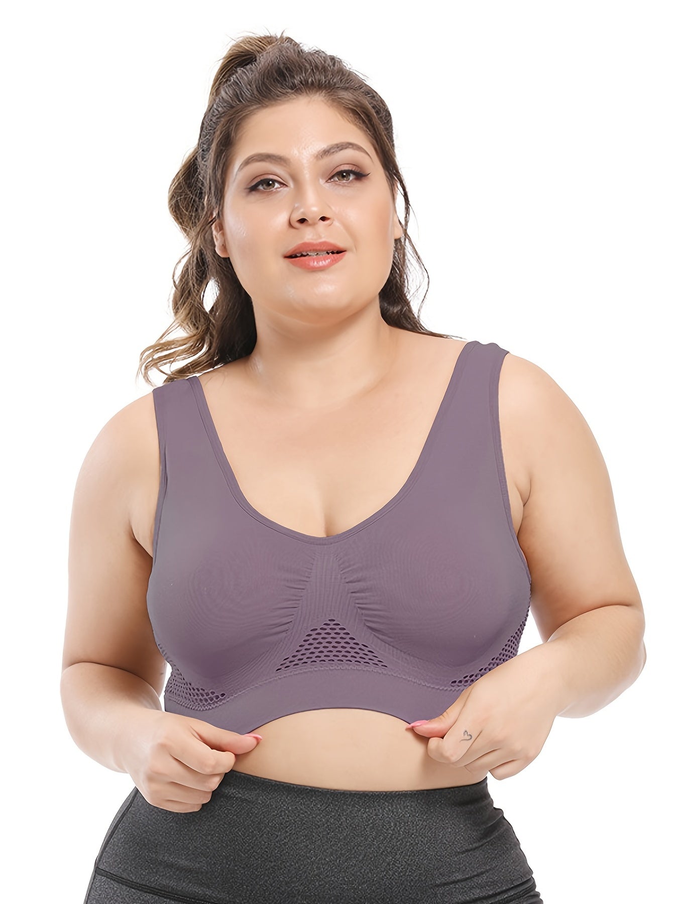 Breathable Plus Size Sports Bra with Pads - High Stretch and Seamless for Women