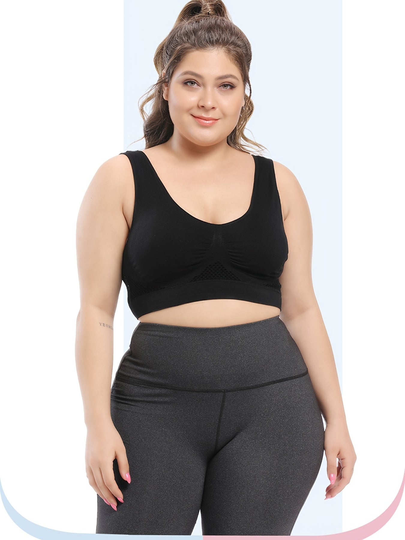 Breathable Plus Size Sports Bra with Pads - High Stretch and Seamless for Women