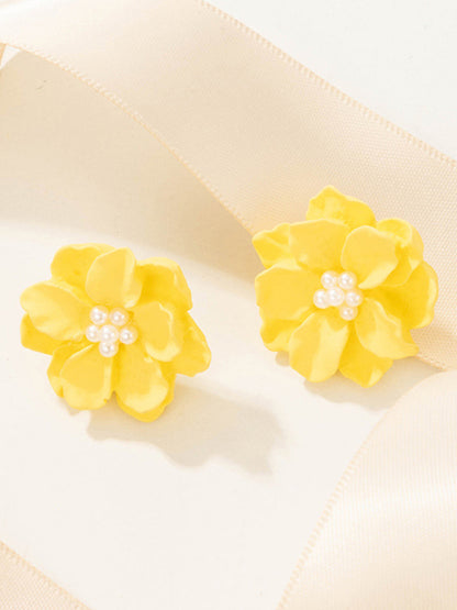 Simple and versatile exaggerated camellia three-dimensional white flower pearl earrings - Hiccupzz