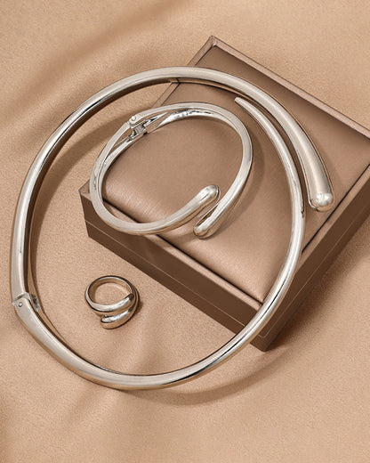 Fashionable Geometric Jewelry Set – 3-Piece Smooth Metal Collar Necklace, Bracelet & Ring for Women
