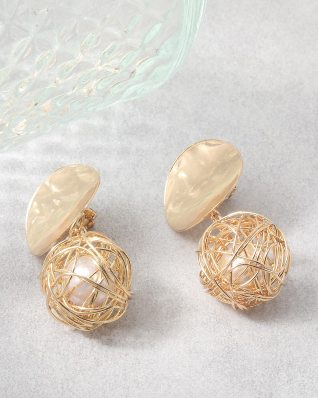 Fashion earrings, personalized hollow gold wire wrapped ball pearl earrings, non-pierced ear clips