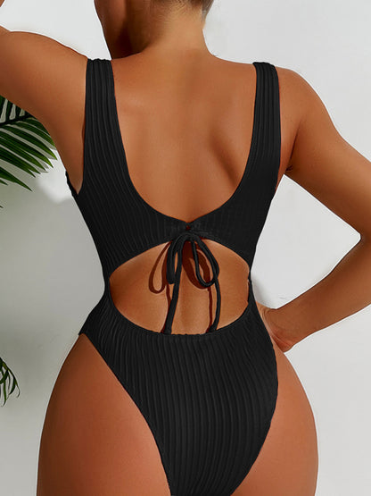 Simple solid color one-piece swimsuit