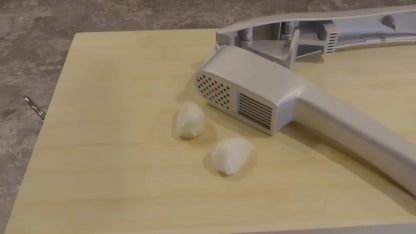 1 Pc Aluminum Alloy Garlic Press - Manual Mincer and Crusher, No Electricity Required, Kitchen Gadget Tool