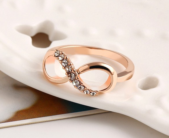 Infinite Ring Ring Inverted 8 Crystal Zircon Metal Belt Diamond Ring Rose Gold Ring Ornament