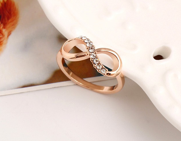 Infinite Ring Ring Inverted 8 Crystal Zircon Metal Belt Diamond Ring Rose Gold Ring Ornament